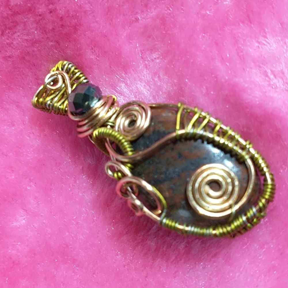 NWT Handcrafted Garnet Stone Pendant